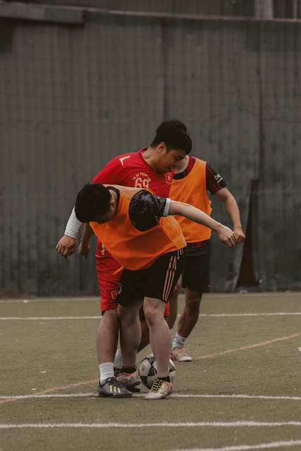 以他为核心